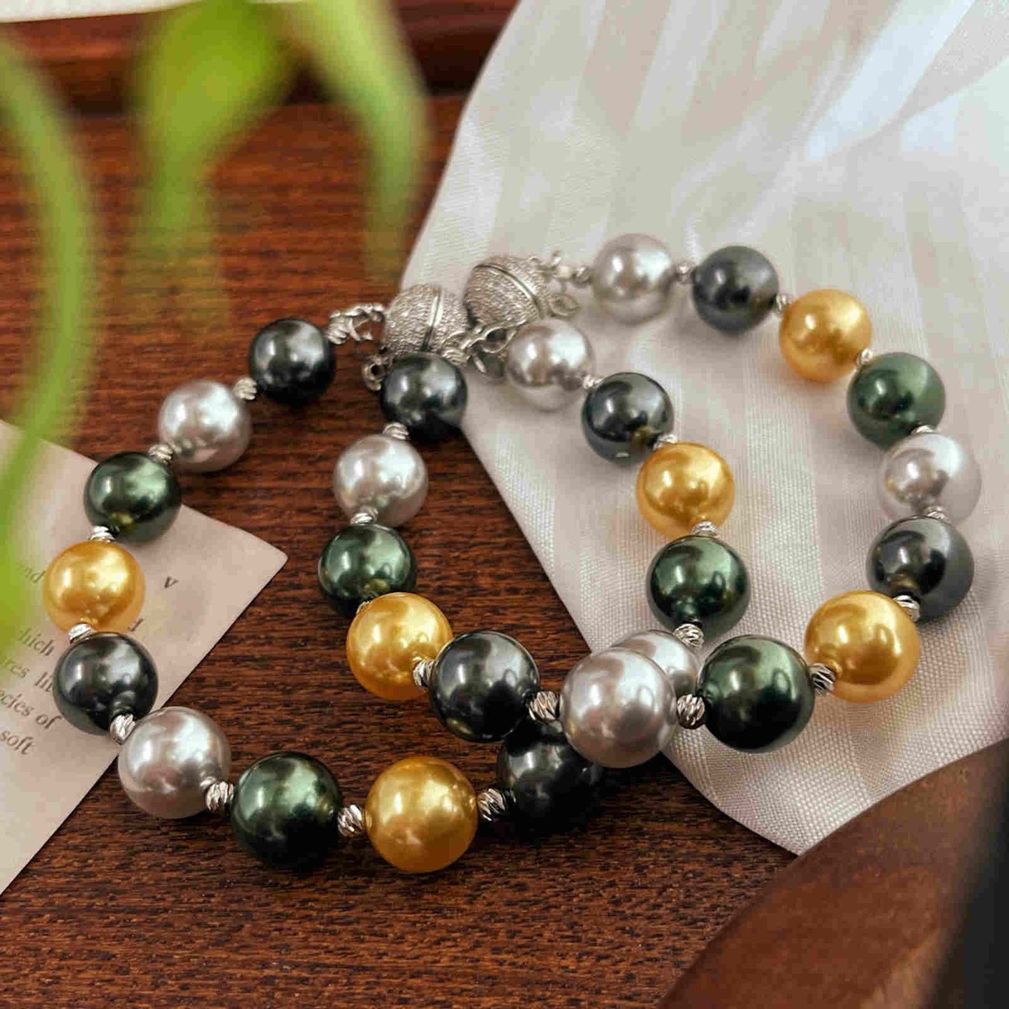 Colorful Pearl Bracelet with Crystal Magnetic Clasp 10mm Shell Pearl Bracelet