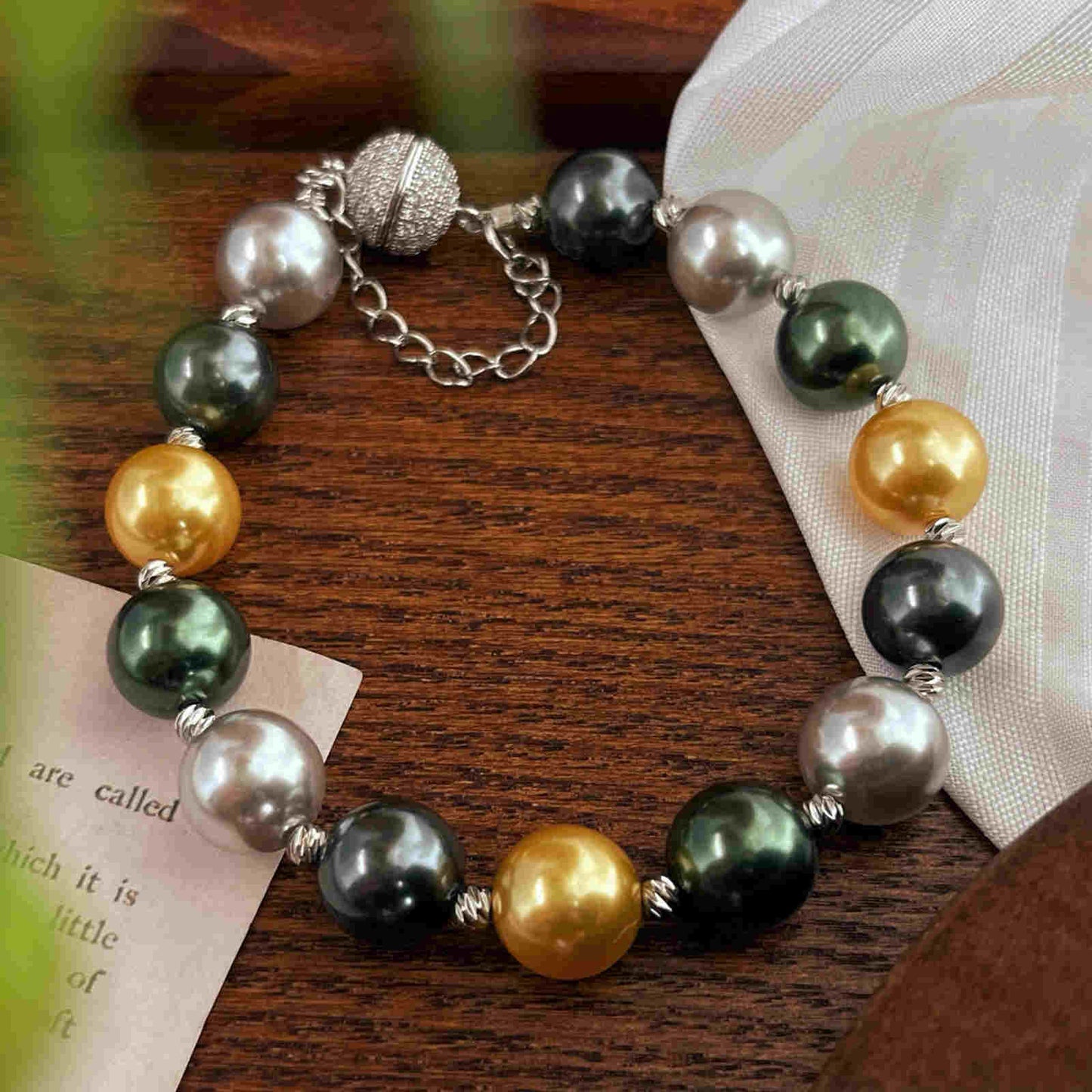 Colorful Pearl Bracelet with Crystal Magnetic Clasp 10mm Shell Pearl Bracelet